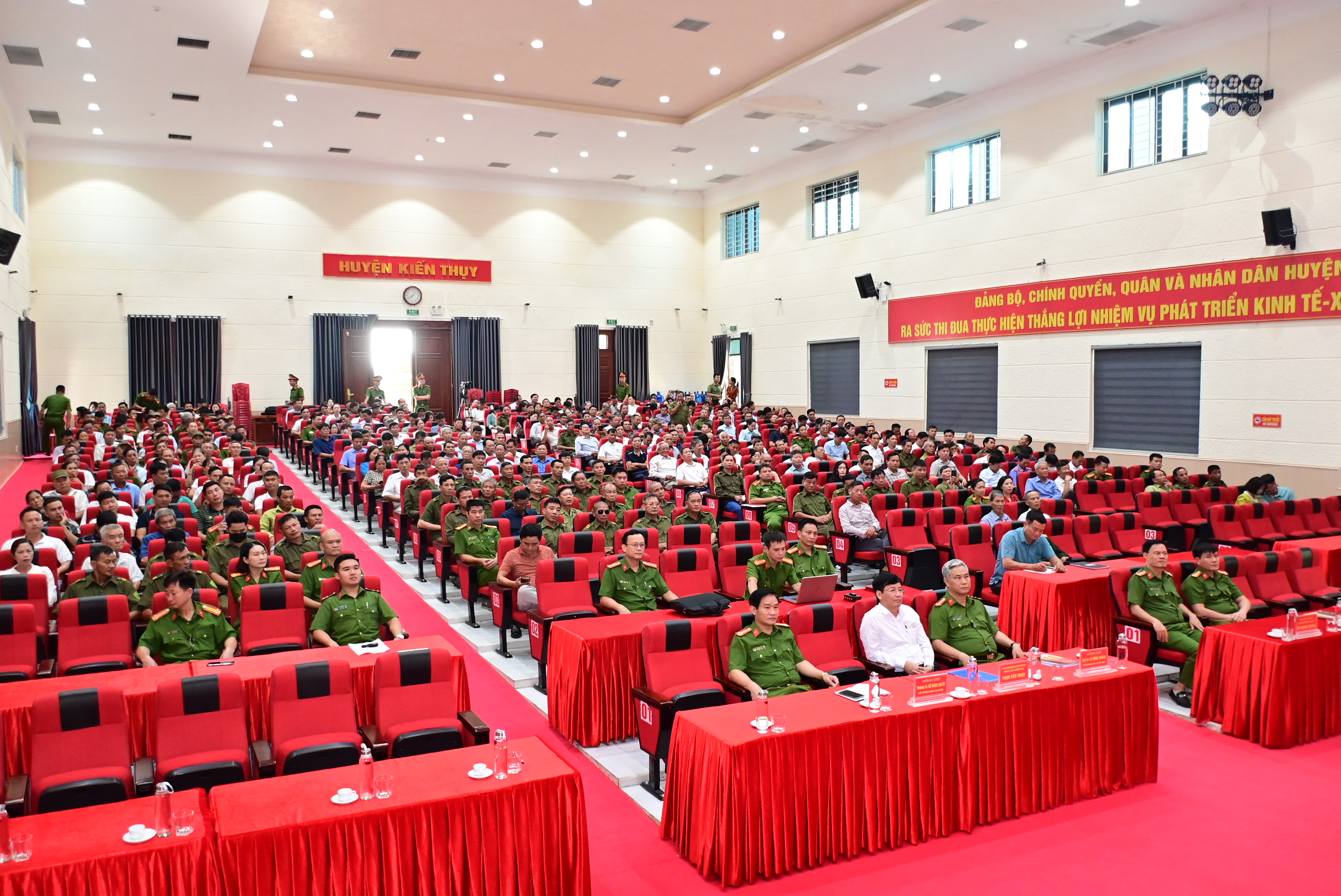 Phòng Cảnh sát hình sự: Triển khai kế hoạch nắm tình hình ANTT tại cơ sở trên địa bàn huyện Kiến Thuỵ